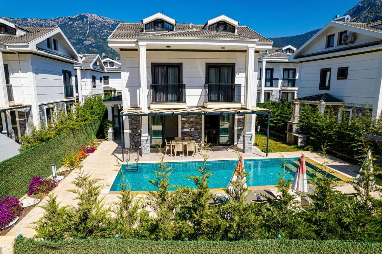 4 Bedroom Holiday Villa In Hisaroenue Oeluedeniz- Gold Rose Fethiye Eksteriør bilde