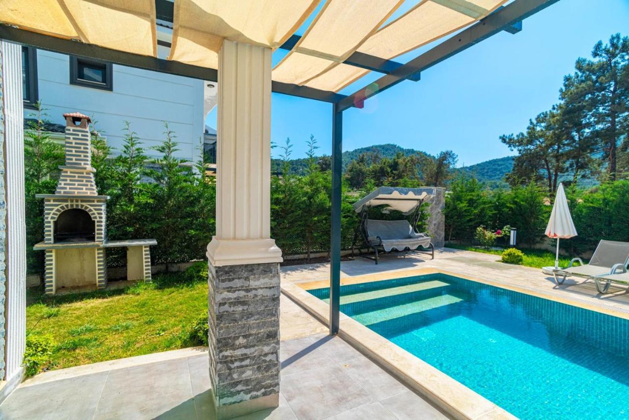 4 Bedroom Holiday Villa In Hisaroenue Oeluedeniz- Gold Rose Fethiye Eksteriør bilde