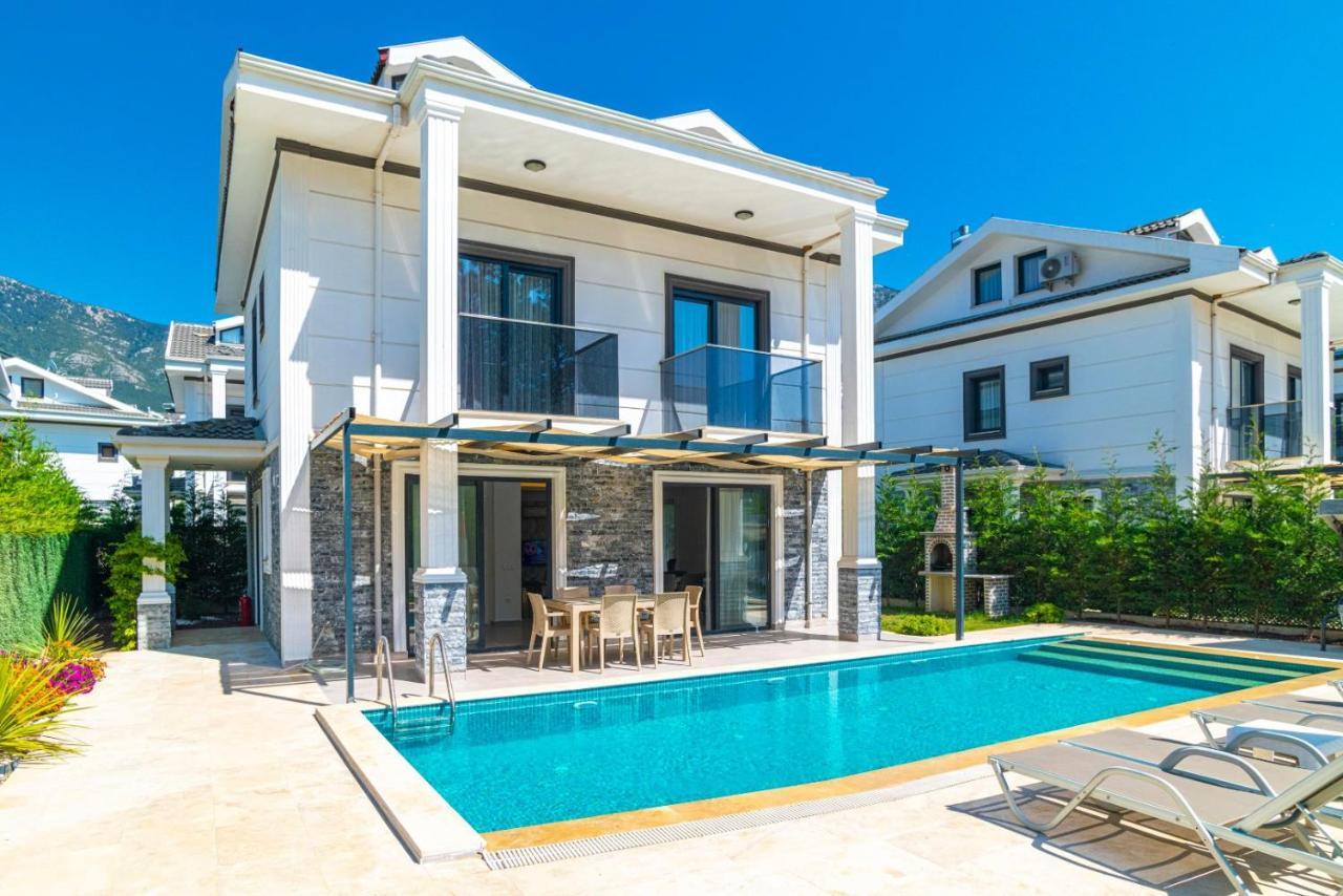 4 Bedroom Holiday Villa In Hisaroenue Oeluedeniz- Gold Rose Fethiye Eksteriør bilde
