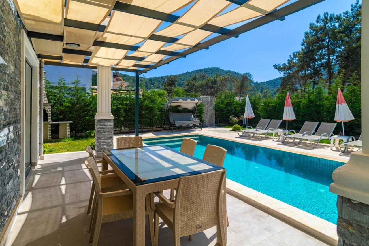 4 Bedroom Holiday Villa In Hisaroenue Oeluedeniz- Gold Rose Fethiye Eksteriør bilde
