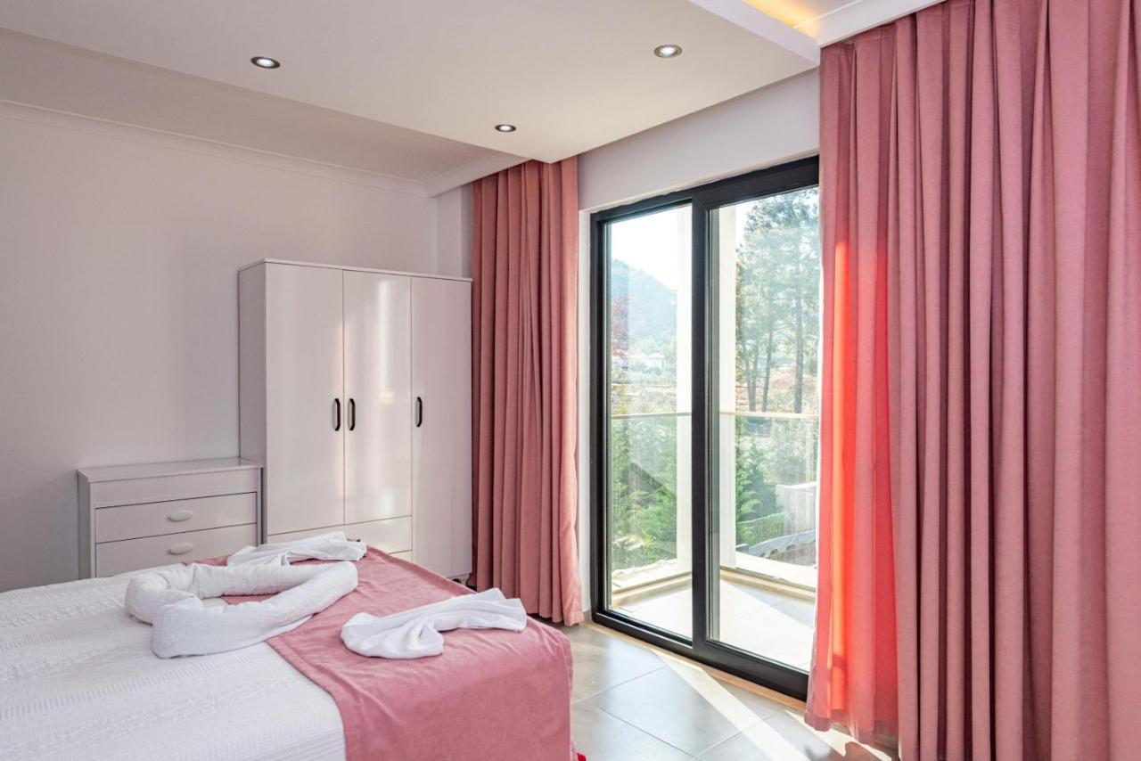 4 Bedroom Holiday Villa In Hisaroenue Oeluedeniz- Gold Rose Fethiye Eksteriør bilde