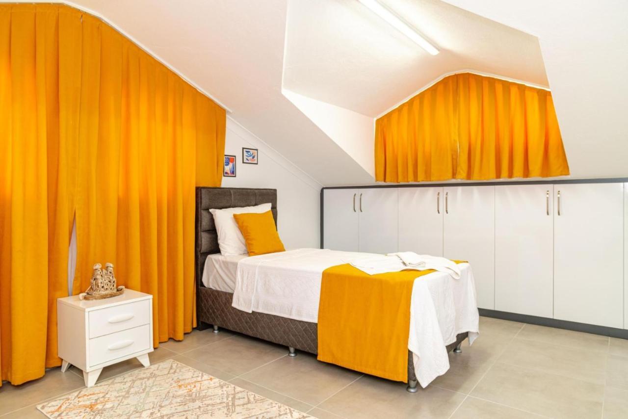 4 Bedroom Holiday Villa In Hisaroenue Oeluedeniz- Gold Rose Fethiye Eksteriør bilde