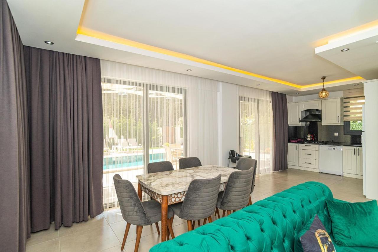 4 Bedroom Holiday Villa In Hisaroenue Oeluedeniz- Gold Rose Fethiye Eksteriør bilde