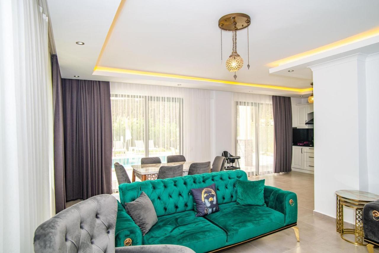 4 Bedroom Holiday Villa In Hisaroenue Oeluedeniz- Gold Rose Fethiye Eksteriør bilde