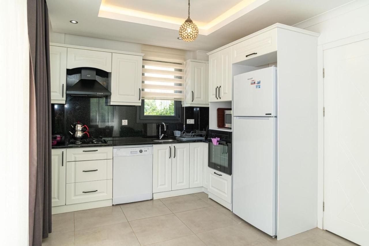 4 Bedroom Holiday Villa In Hisaroenue Oeluedeniz- Gold Rose Fethiye Eksteriør bilde